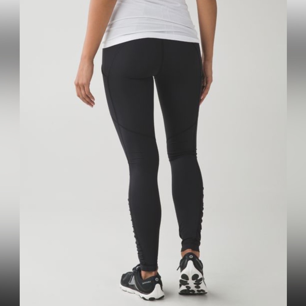 Lululemon Athletica womans yoga athletic speed tight black leggings with pockets